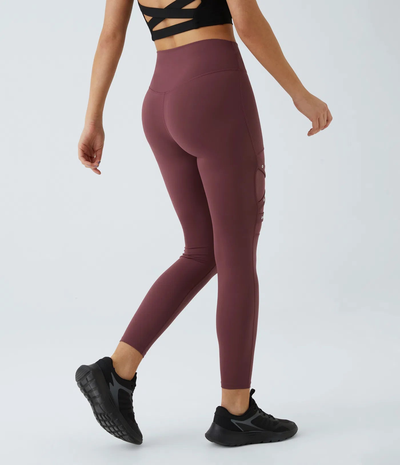 Nordyx™Crossover yogaleggings med høyt liv, kontrast-mesh og dekorativ spenne