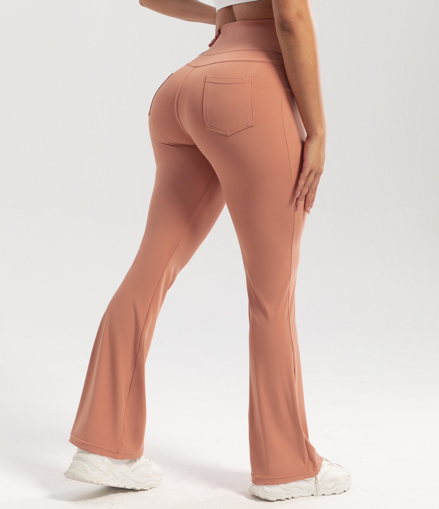 Flare yogaleggings – høytlivs passform med baklomme