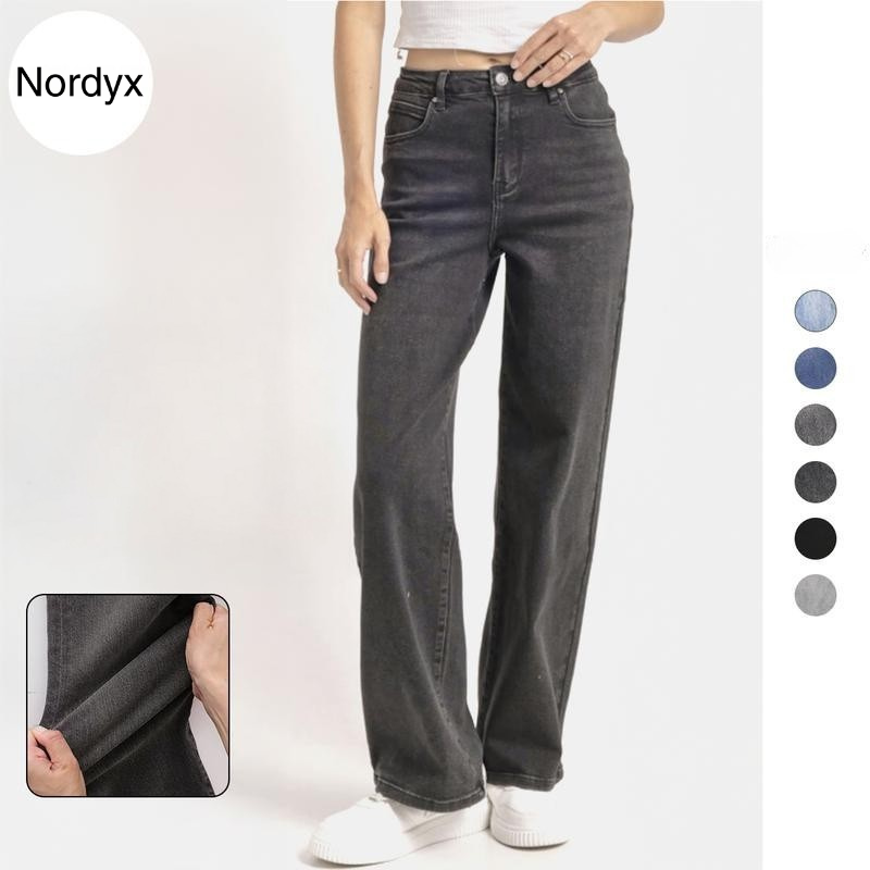 Casual jeans med middels midje og flere lommer