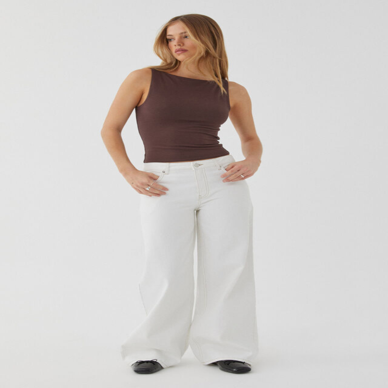 Casual jeans med middels midje og flere lommer