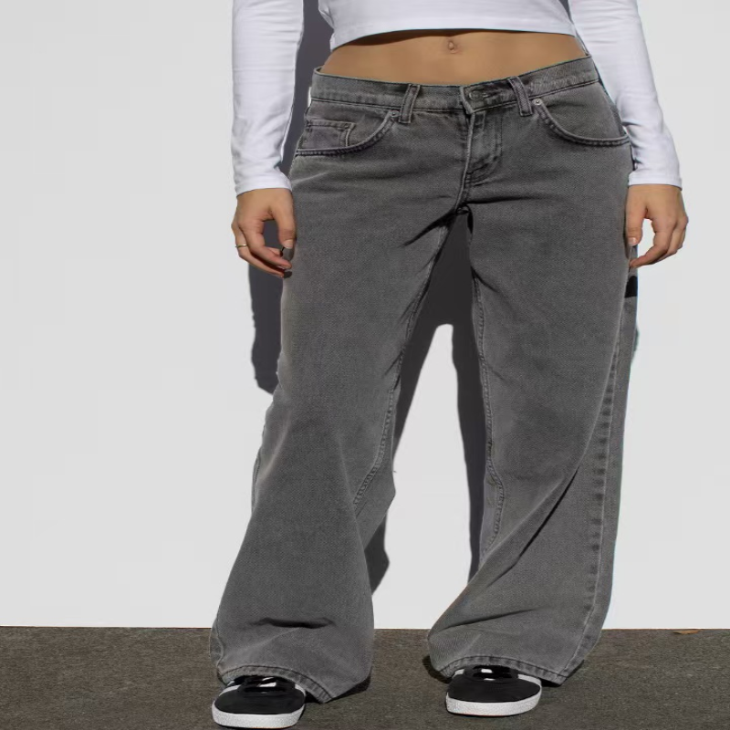 Casual jeans med middels midje og flere lommer
