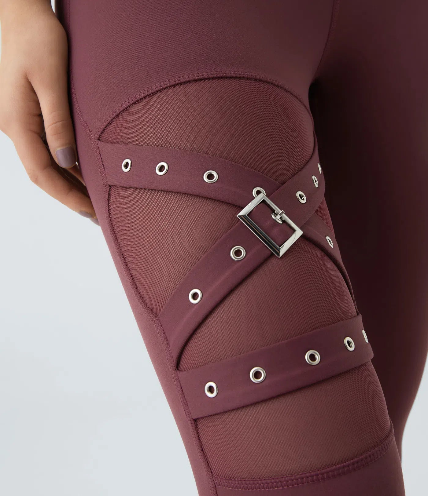 Nordyx™Crossover yogaleggings med høyt liv, kontrast-mesh og dekorativ spenne