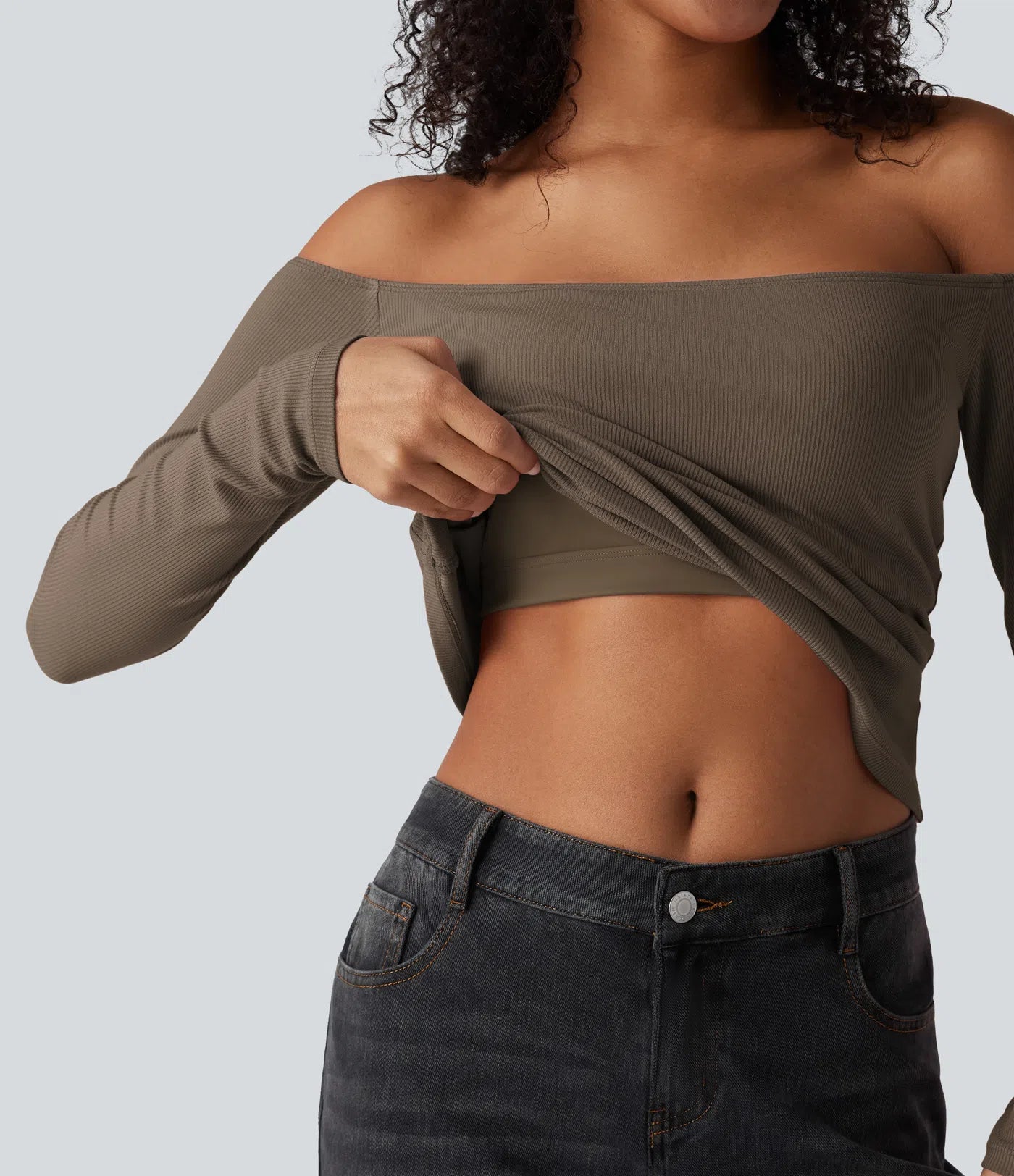 Ribbestrikket off-shoulder topp – 2-i-1 med lange ermer