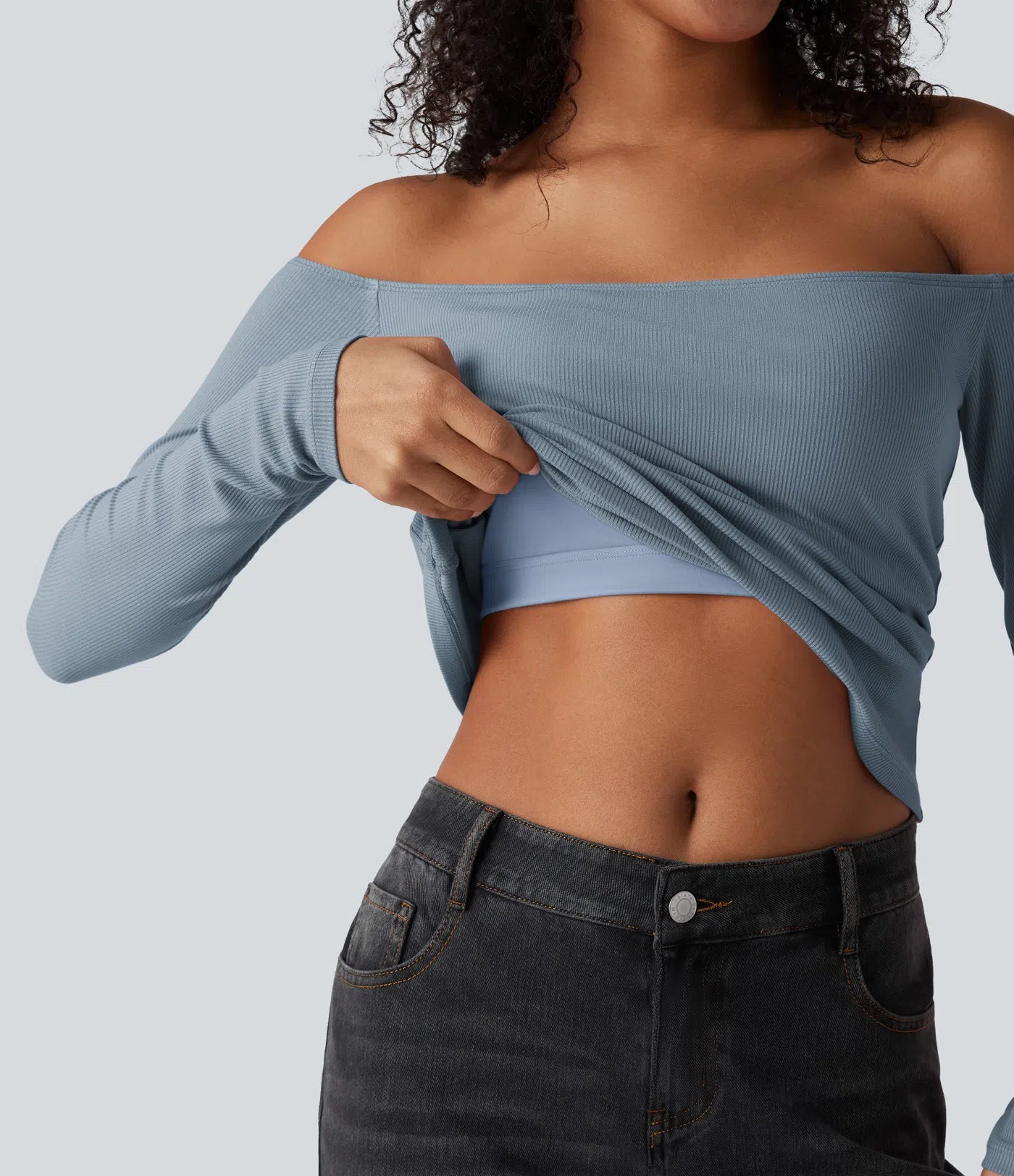 Ribbestrikket off-shoulder topp – 2-i-1 med lange ermer