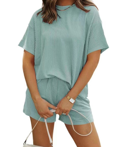 Nordyx™  Ribbestrikket loungessett med løs T-skjorte og shorts med lommer