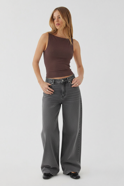 Casual jeans med middels midje og flere lommer