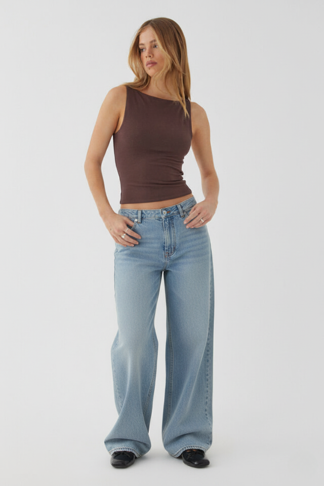 Casual jeans med middels midje og flere lommer