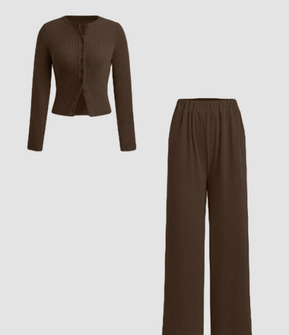 To-delt ribbestrikket topp og bukse med elastisk midje