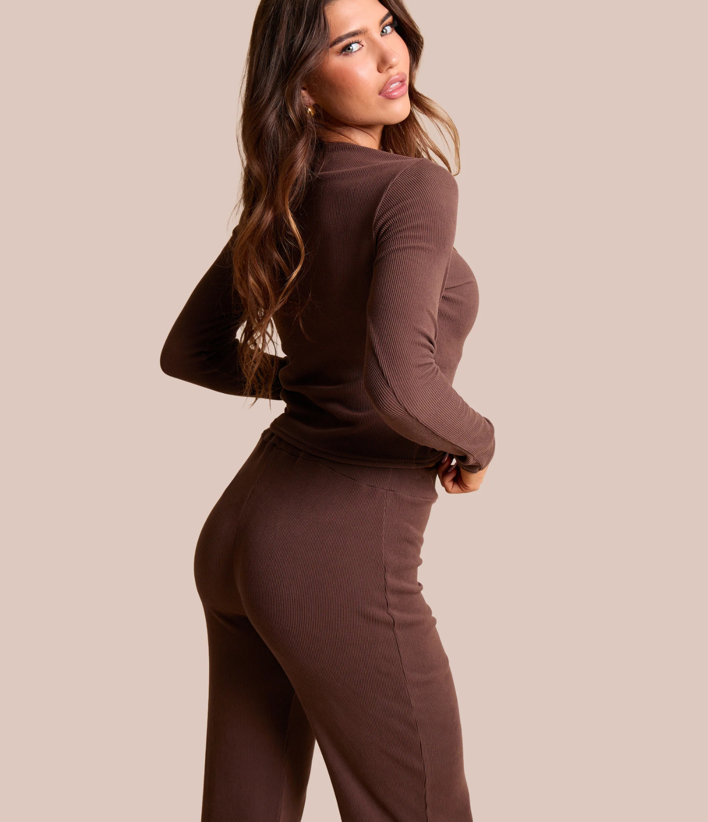 To-delt ribbestrikket topp og bukse med elastisk midje