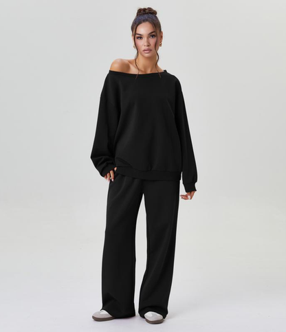 Avslappet lounge-sett med løs topp og vide bukseben