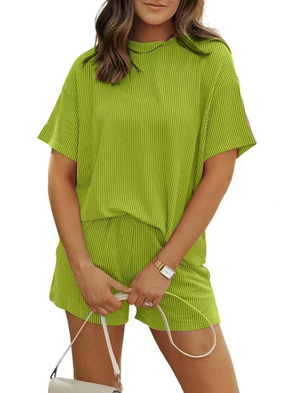 Nordyx™  Ribbestrikket loungessett med løs T-skjorte og shorts med lommer