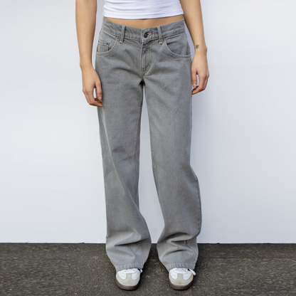 Casual jeans med middels midje og flere lommer